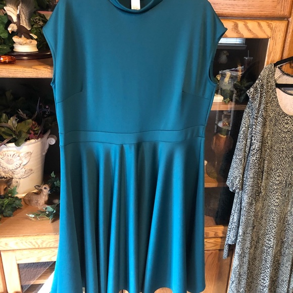 Clothing from closet purge - Picture 14 of 16